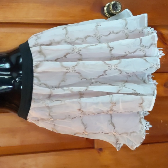 HOUSE OF JETTER* circle skirt, elastic waist lined, trimmed w/ intricate lace - Picture 1 of 8